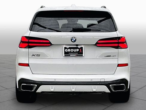Used 2024 BMW X5 sDrive40i w/ M Sport Package RWD image 5