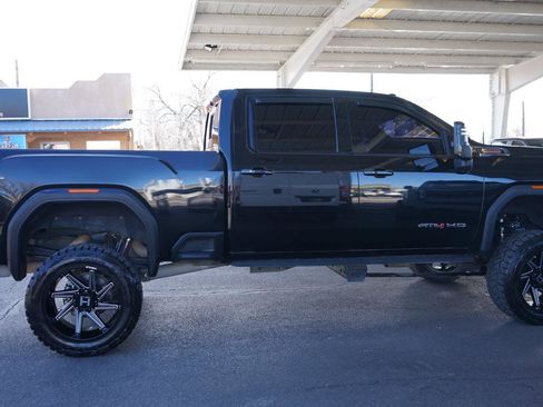 Used 2021 GMC Sierra 2500 AT4 w/ AT4 Premium Plus Package image 2