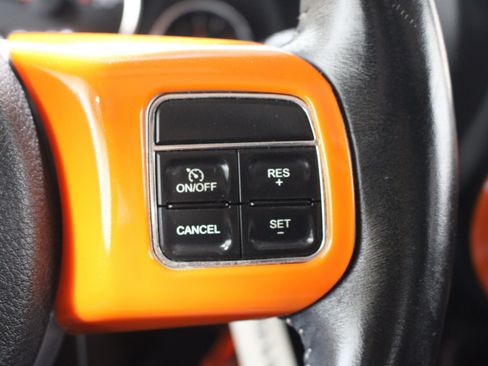 Used 2015 Jeep Wrangler Rubicon AWD/4WD image 11