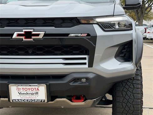 Used 2024 Chevrolet Colorado ZR2 w/ Technology Package image 9