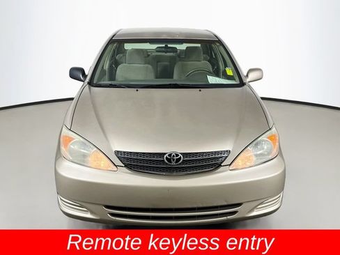 Used 2004 Toyota Camry LE FWD image 2