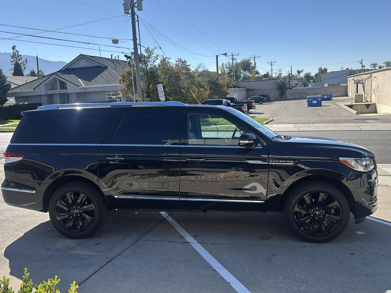 Used 2023 Lincoln Navigator L Reserve AWD/4WD image 4