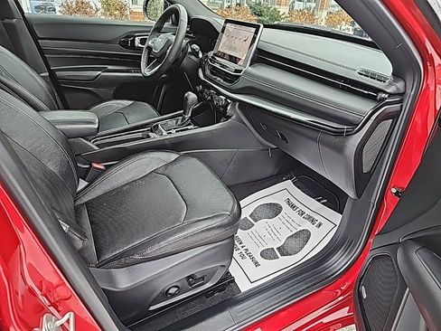 Certified 2024 Jeep Compass Limited w/ High Altitude Package image 30