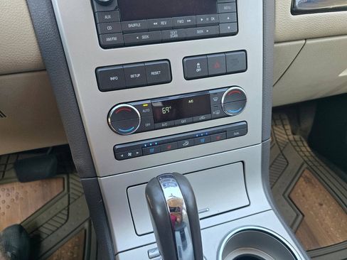 Used 2009 Lincoln MKX AWD image 26