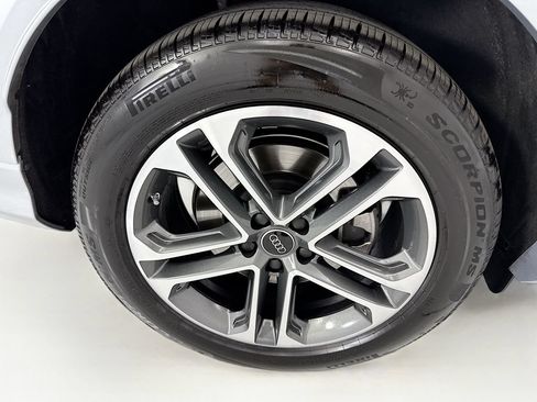Certified 2025 Audi Q5 Prestige AWD/4WD image 32