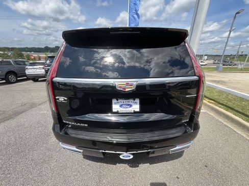 Used 2023 Cadillac Escalade Premium Luxury w/ Performance Package AWD/4WD image 4