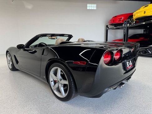Used 2006 Chevrolet Corvette Convertible w/ Preferred Equipment Group RWD image 11