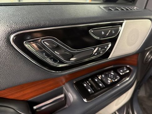 Used 2022 Lincoln Navigator L Reserve AWD/4WD image 31