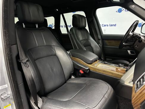 Used 2019 Land Rover Range Rover image 24