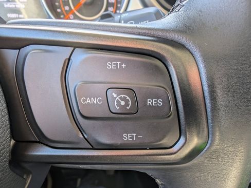 Used 2018 Jeep Wrangler Unlimited Sport S image 23