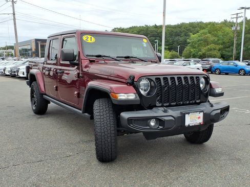 Used 2021 Jeep Gladiator Sport AWD/4WD image 3