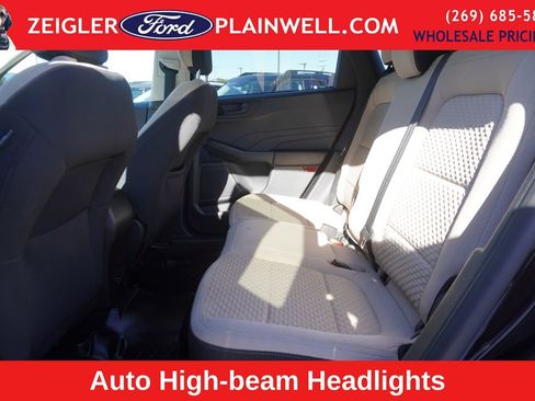 Used 2022 Ford Escape SE image 11