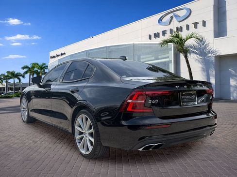 Used 2020 Volvo S60 T5 Momentum FWD image 5