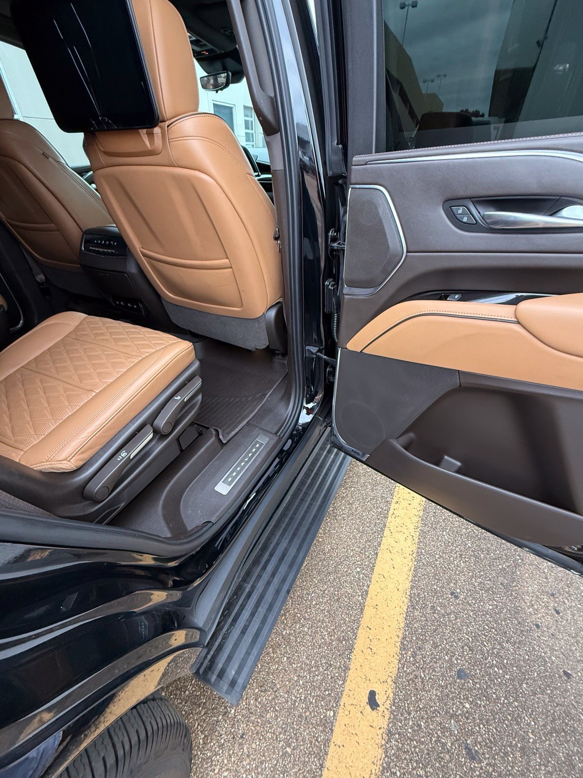 Used 2021 Cadillac Escalade Sport w/ Driver Assist Tech Package AWD/4WD image 8