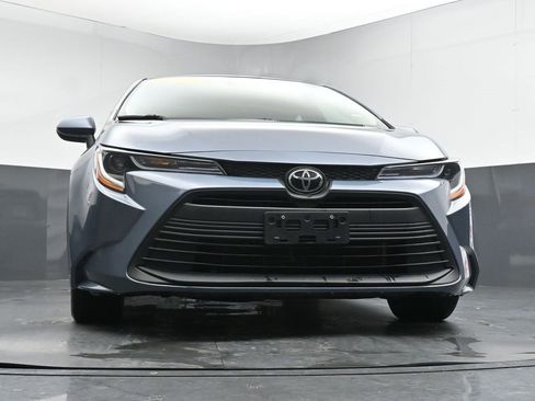 Used 2023 Toyota Corolla LE image 33