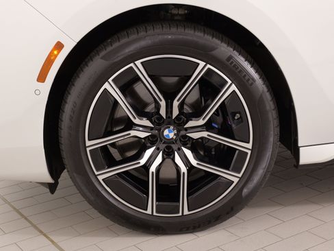 Used 2025 BMW 740i xDrive w/ Executive Package AWD/4WD image 70
