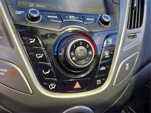 Used 2016 Hyundai Veloster Base w/ Option Group 02 image 17