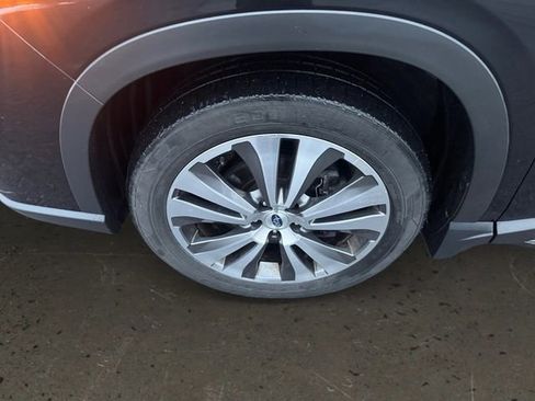 Used 2022 Subaru Ascent Limited image 9