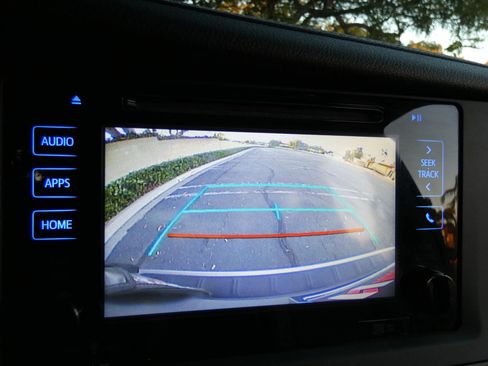 Used 2015 Toyota Sienna XLE image 53