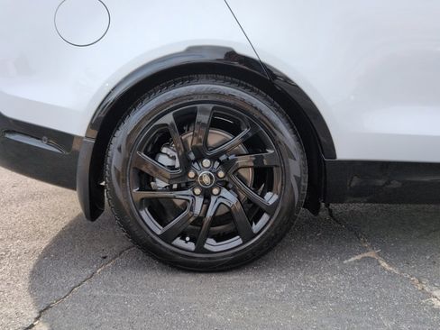 Used 2025 Land Rover Discovery Dynamic SE image 22