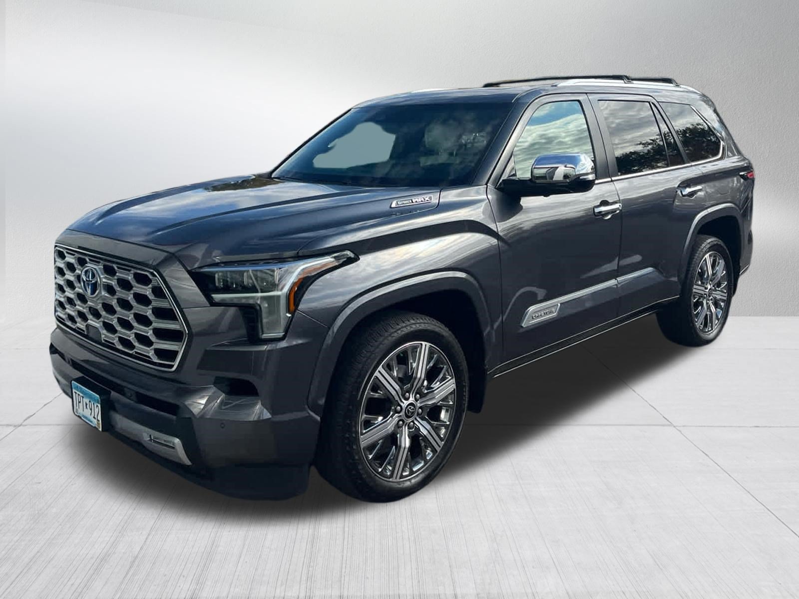 Used 2024 Toyota Sequoia Capstone AWD/4WD image 3