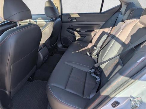 Used 2023 Nissan Altima 2.5 SR w/ SR Premium Package image 18