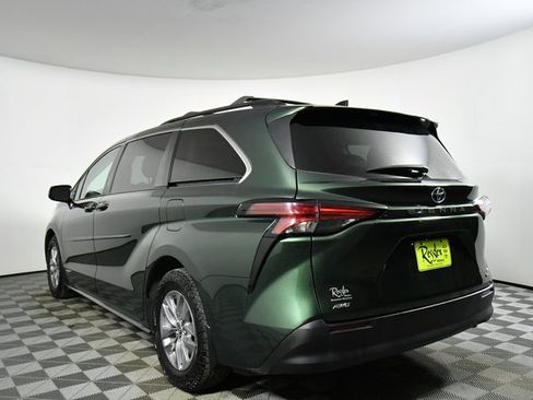 Used 2021 Toyota Sienna LE image 13