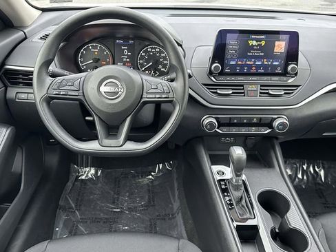 Certified 2025 Nissan Altima 2.5 S image 16