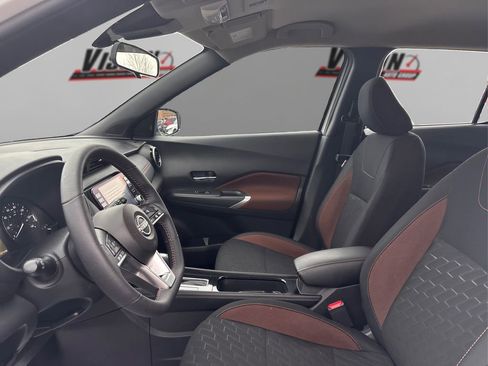 Used 2024 Nissan Kicks SR image 9