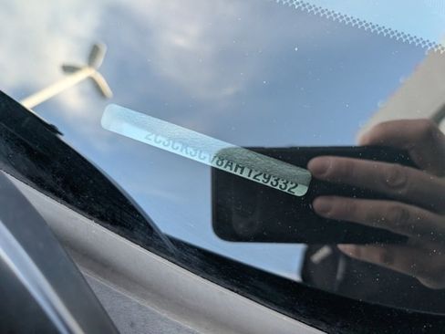 Used 2010 Chrysler 300 Limited image 33