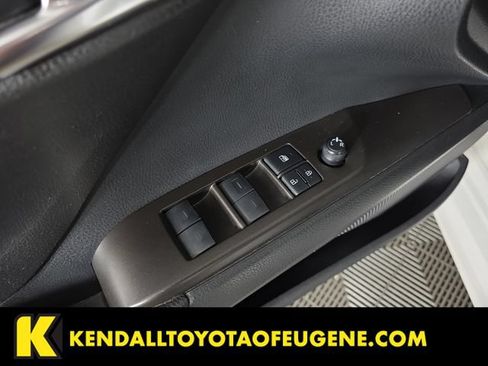 Used 2022 Toyota Camry SE FWD image 23