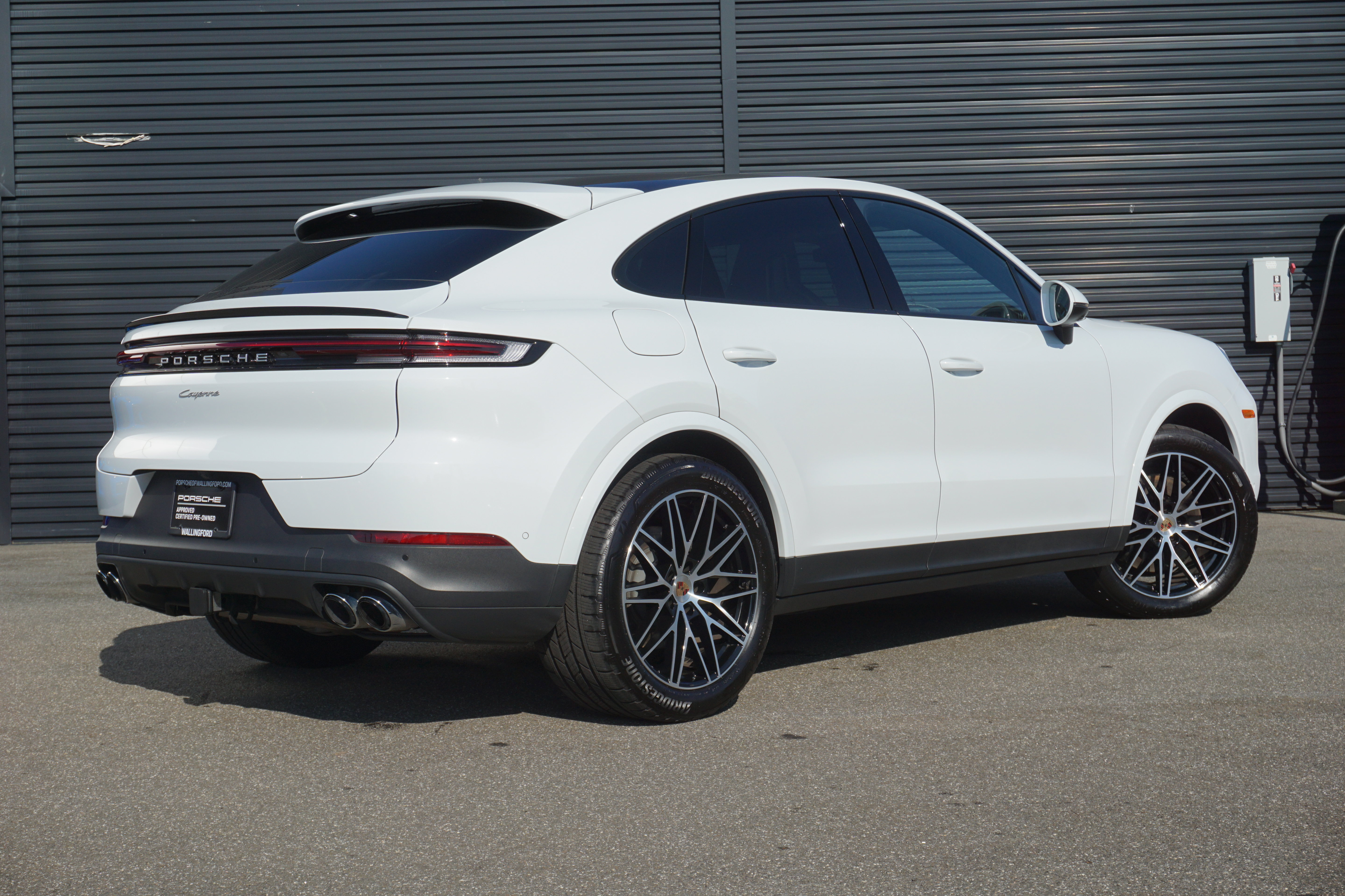 Certified 2025 Porsche Cayenne Coupe AWD/4WD image 9