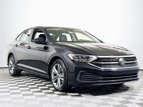 Used 2024 Volkswagen Jetta SE FWD image 1
