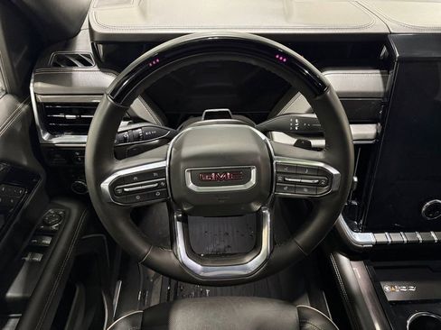 Used 2025 GMC Yukon XL Elevation image 26