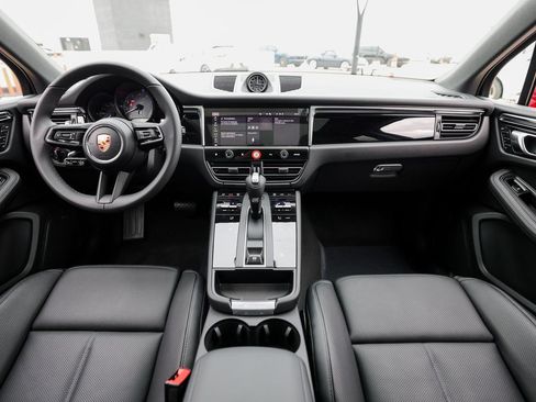 Certified 2026 Porsche Macan S AWD/4WD image 25
