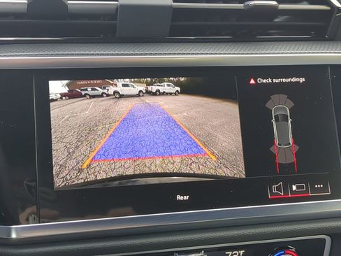 Used 2025 Audi Q3 2.0T Premium image 19