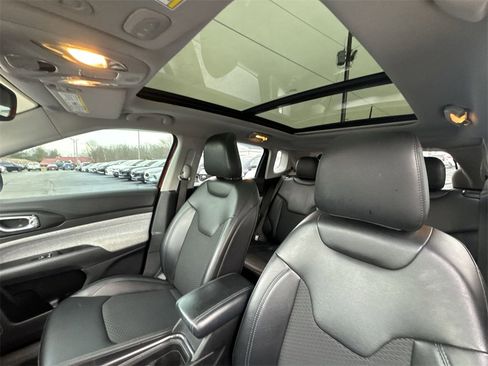 Used 2022 Jeep Compass Latitude w/ Sun and Sound Group image 21