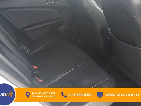 Used 2017 Toyota Prius Three Touring image 13