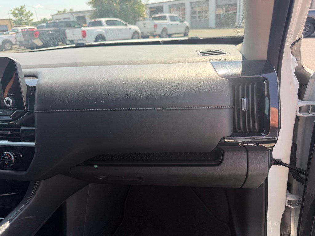 Used 2025 Nissan Pathfinder SV AWD/4WD image 33