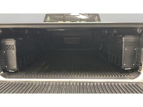 Used 2022 RAM 1500 Laramie AWD/4WD image 18