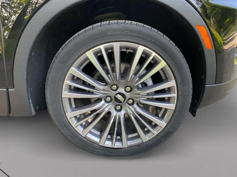 Certified 2024 Cadillac XT4 Premium Luxury w/ Cold Weather Package AWD/4WD image 9