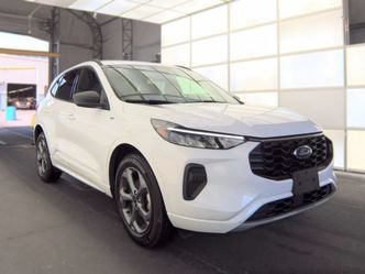 Used 2023 Ford Escape ST-Line w/ Tech Pack #1 AWD/4WD image 4