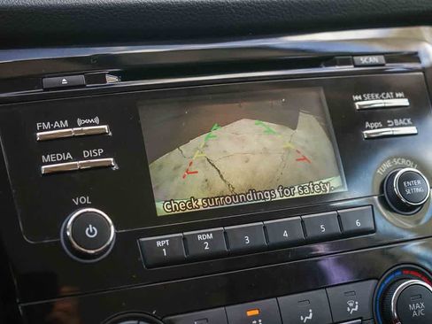Used 2016 Nissan Rogue S FWD image 23