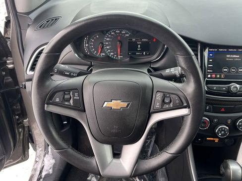 Certified 2022 Chevrolet Trax LT w/ Sport Edition image 13