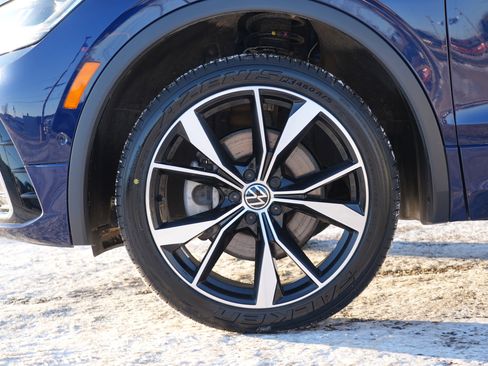 Used 2023 Volkswagen Tiguan SEL R-Line image 14