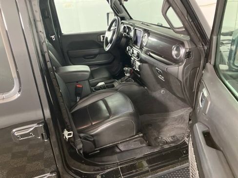 Used 2021 Jeep Wrangler Unlimited Sahara image 16