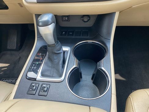 Used 2015 Toyota Highlander XLE image 20