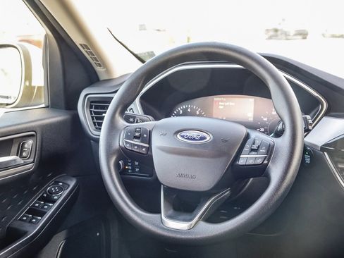 Used 2020 Ford Escape SE image 15
