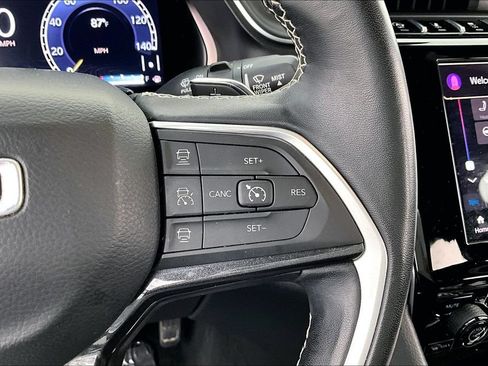 Used 2021 Jeep Grand Cherokee L Laredo AWD/4WD image 27