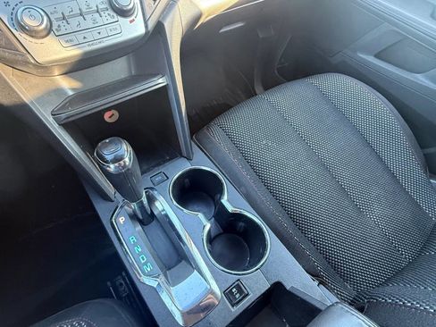 Used 2017 Chevrolet Equinox LT w/ Convenience Package image 26